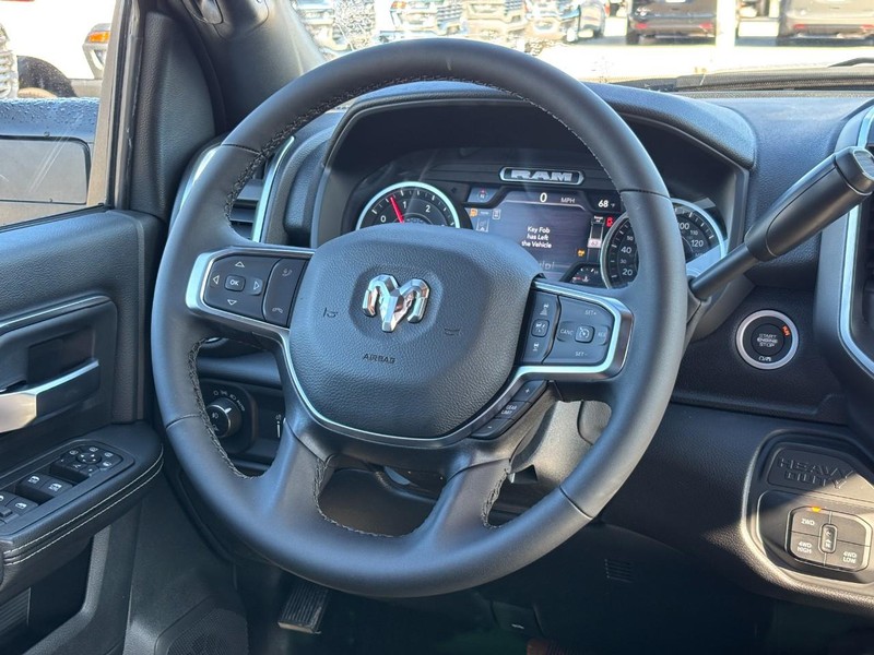 Ram 2500 Vehicle Full-screen Gallery Image 07