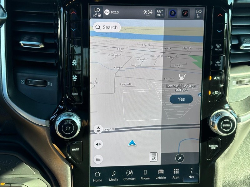 Ram 2500 Vehicle Full-screen Gallery Image 17