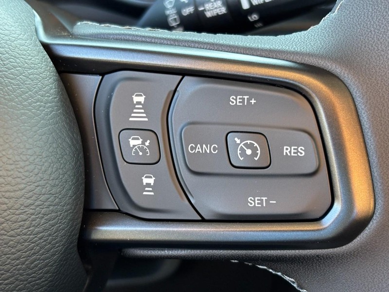 Jeep Wrangler Vehicle Full-screen Gallery Image 13