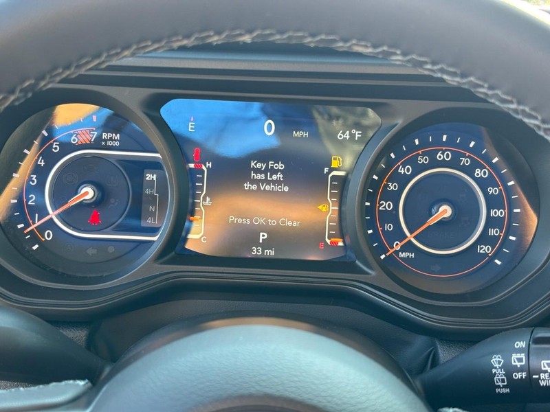 Jeep Wrangler Vehicle Full-screen Gallery Image 14