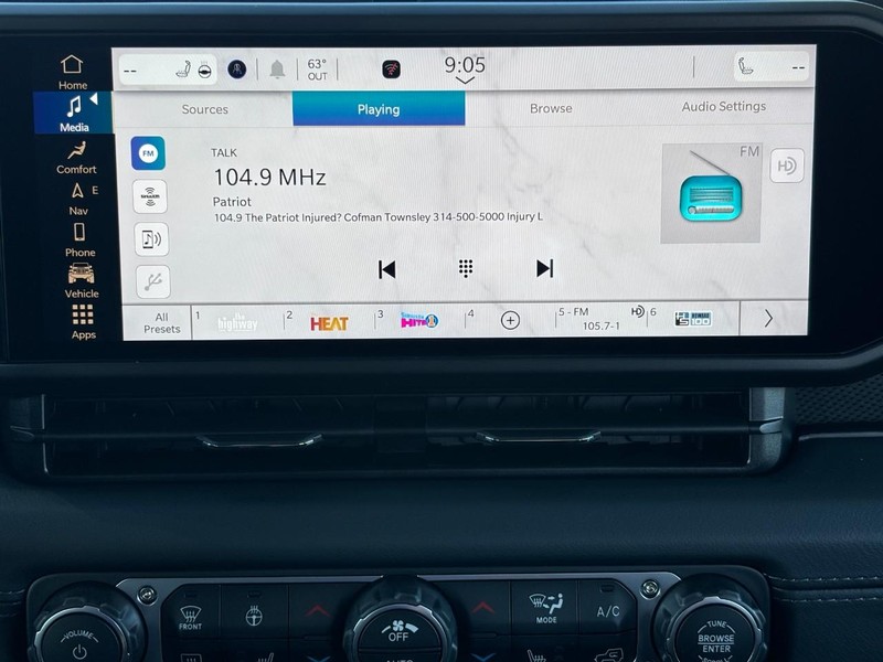 Jeep Wrangler Vehicle Full-screen Gallery Image 08