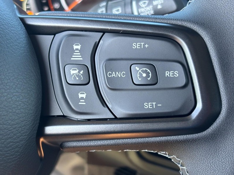 Jeep Wrangler Vehicle Full-screen Gallery Image 13