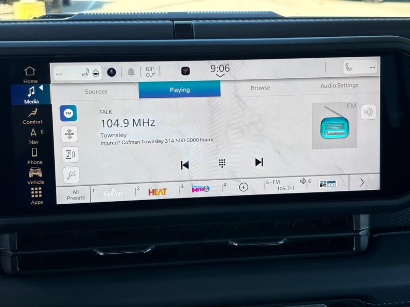 Jeep Wrangler Vehicle Full-screen Gallery Image 15