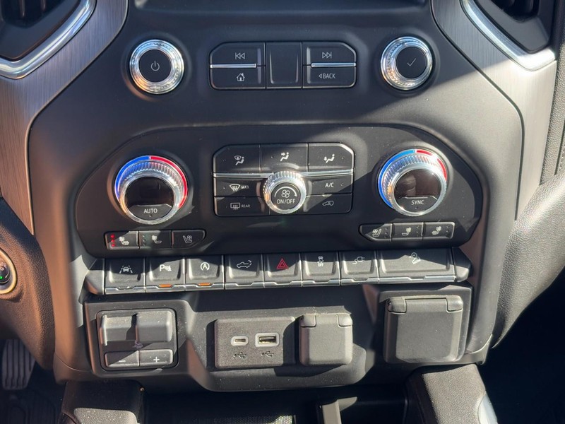 GMC Sierra 1500 Vehicle Full-screen Gallery Image 22