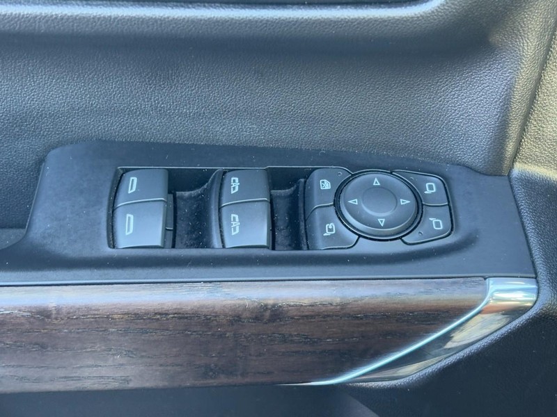 GMC Sierra 1500 Vehicle Full-screen Gallery Image 23