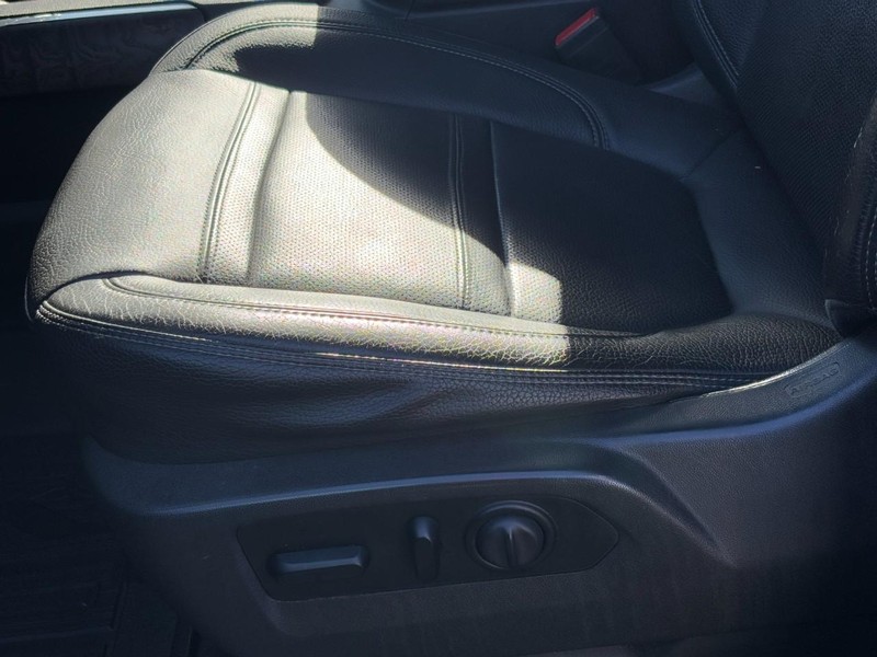 GMC Sierra 1500 Vehicle Full-screen Gallery Image 25