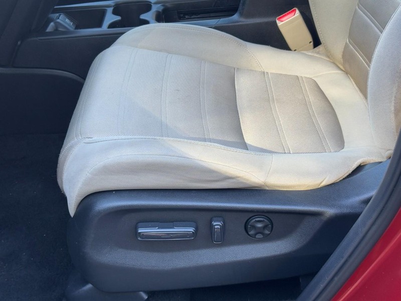 Honda CR-V Vehicle Full-screen Gallery Image 24