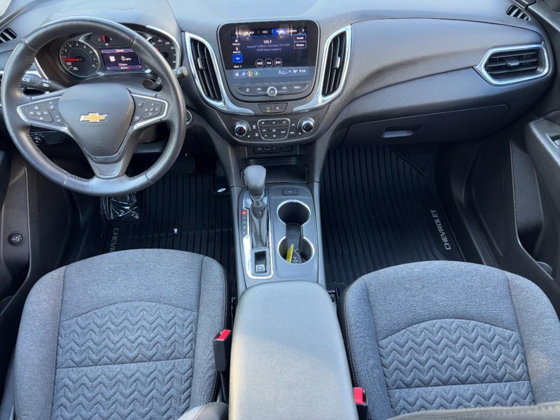 Chevrolet Equinox Vehicle Full-screen Gallery Image 11