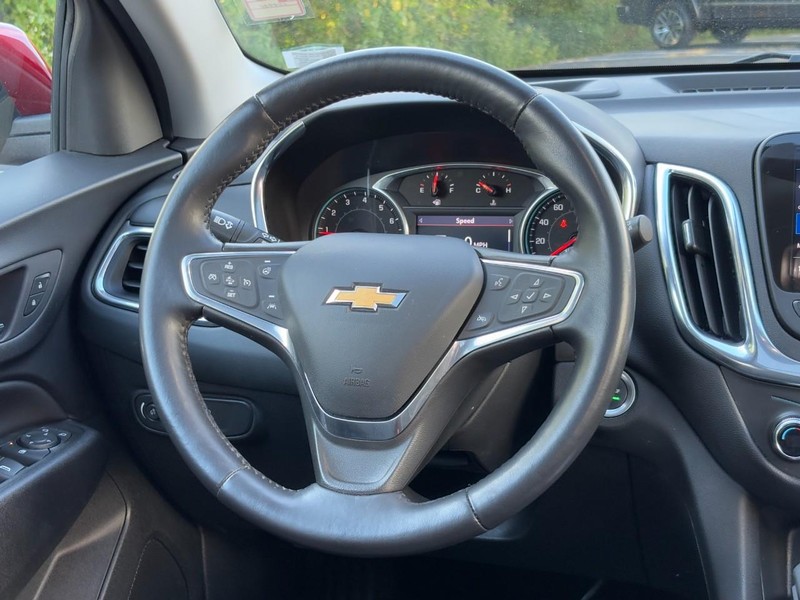 Chevrolet Equinox Vehicle Full-screen Gallery Image 12