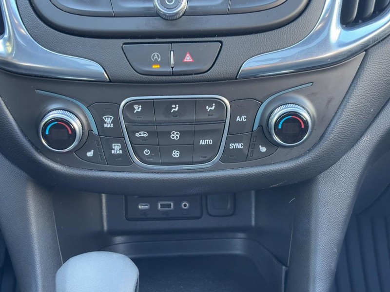 Chevrolet Equinox Vehicle Full-screen Gallery Image 14