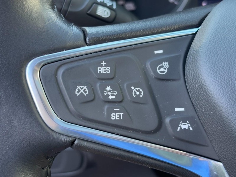 Chevrolet Equinox Vehicle Full-screen Gallery Image 17