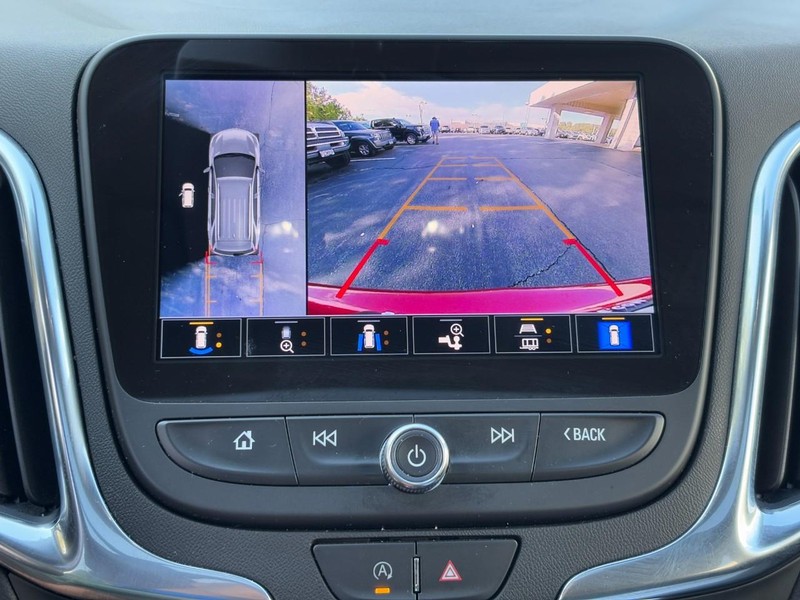 Chevrolet Equinox Vehicle Full-screen Gallery Image 21