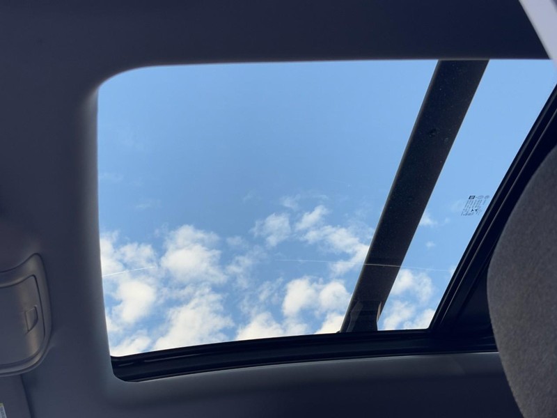 Chevrolet Equinox Vehicle Full-screen Gallery Image 26