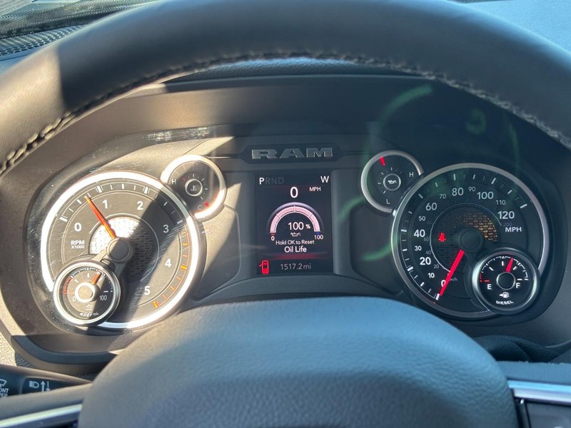 Ram 2500 Vehicle Full-screen Gallery Image 20