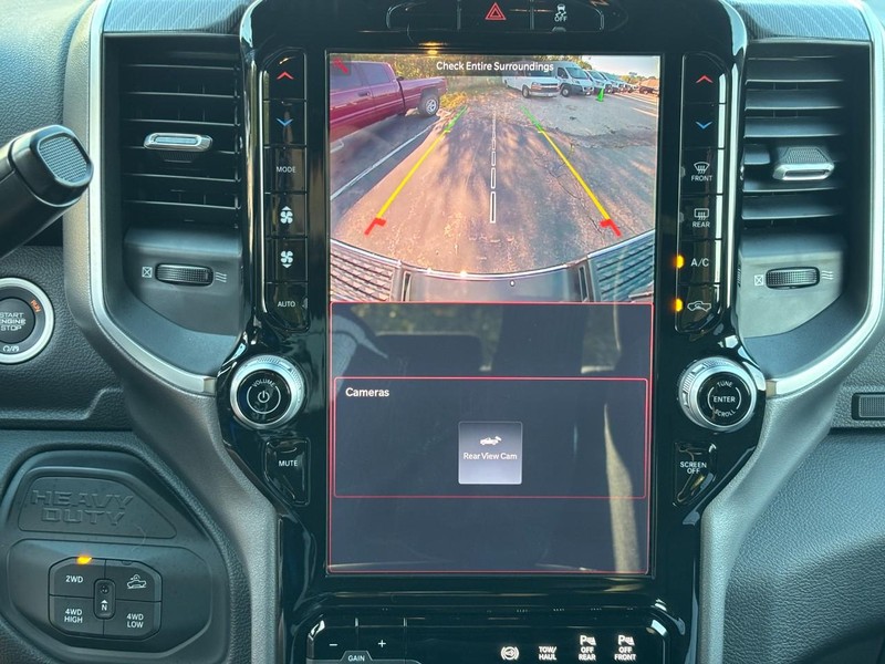 Ram 2500 Vehicle Full-screen Gallery Image 22