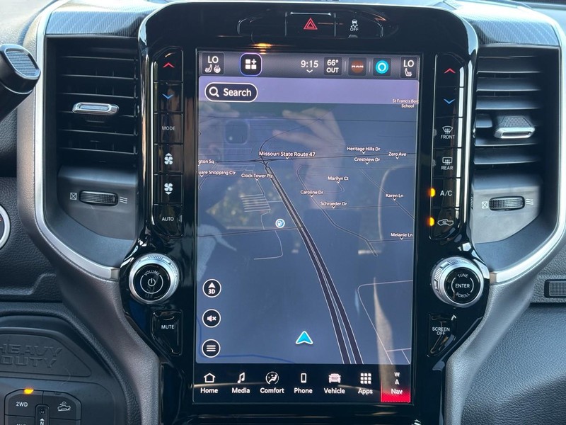 Ram 2500 Vehicle Full-screen Gallery Image 23