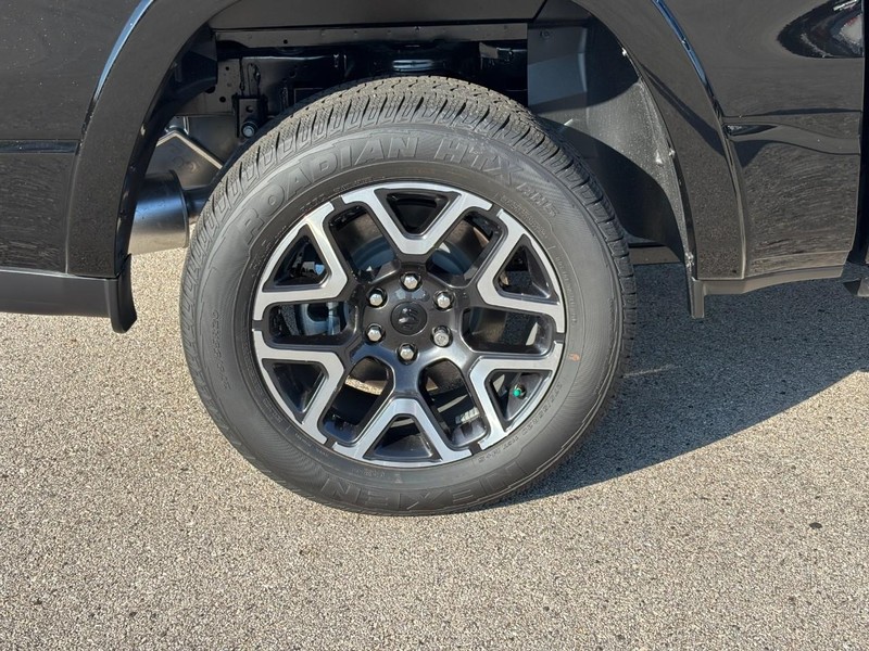 Ram 1500 Vehicle Full-screen Gallery Image 04