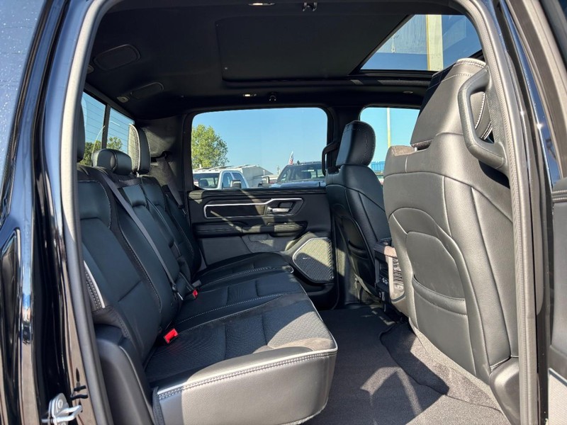 Ram 1500 Vehicle Full-screen Gallery Image 05