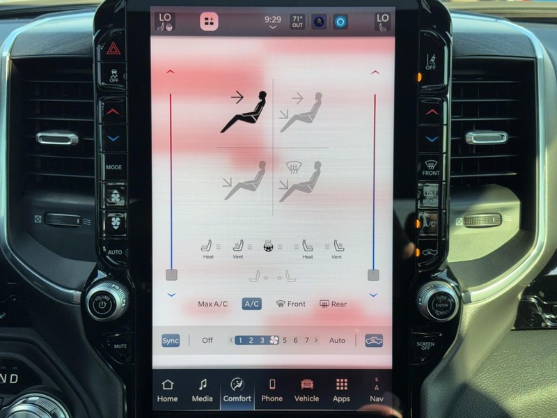 Ram 1500 Vehicle Full-screen Gallery Image 08