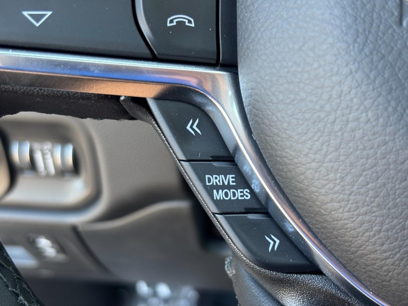 Ram 1500 Vehicle Full-screen Gallery Image 12