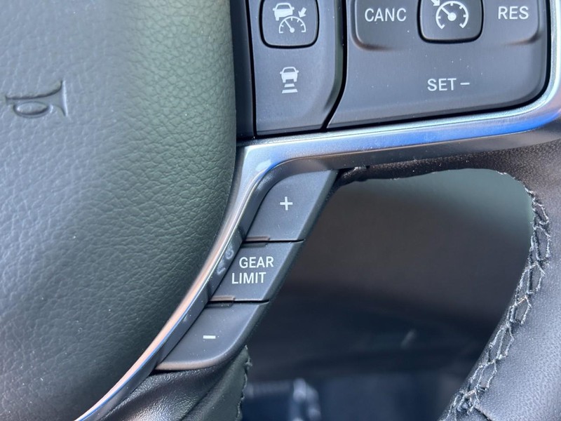 Ram 1500 Vehicle Full-screen Gallery Image 14