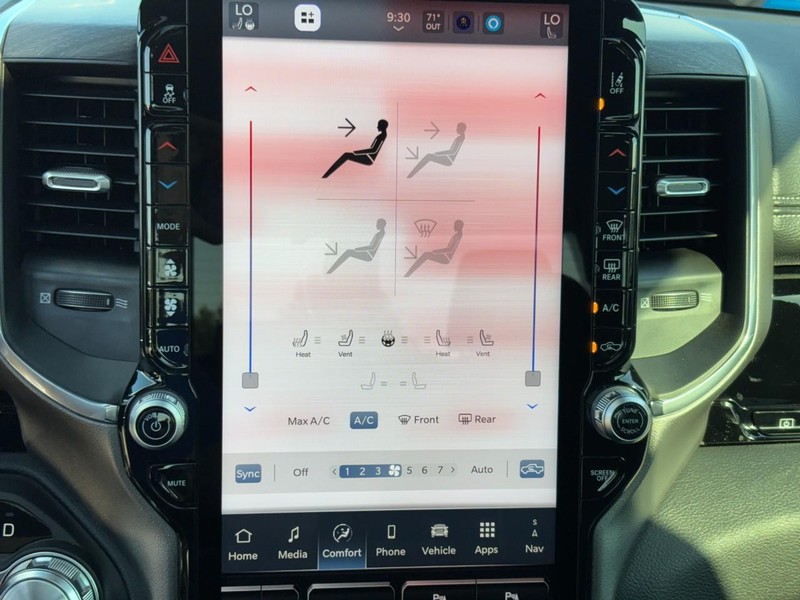 Ram 1500 Vehicle Full-screen Gallery Image 16