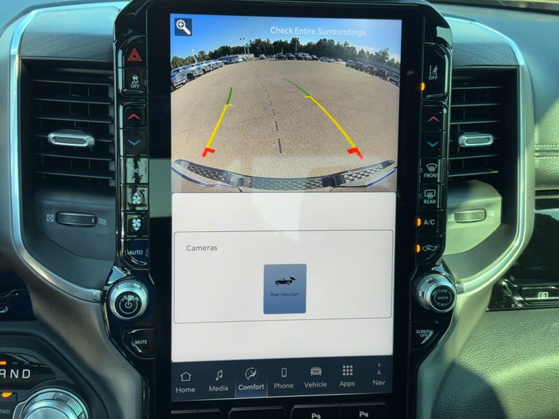 Ram 1500 Vehicle Full-screen Gallery Image 17