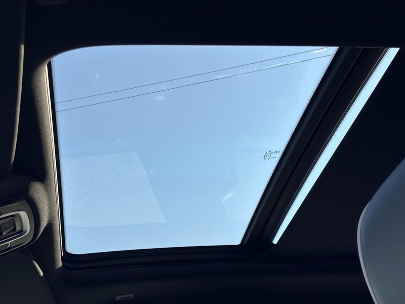 Ram 1500 Vehicle Full-screen Gallery Image 22