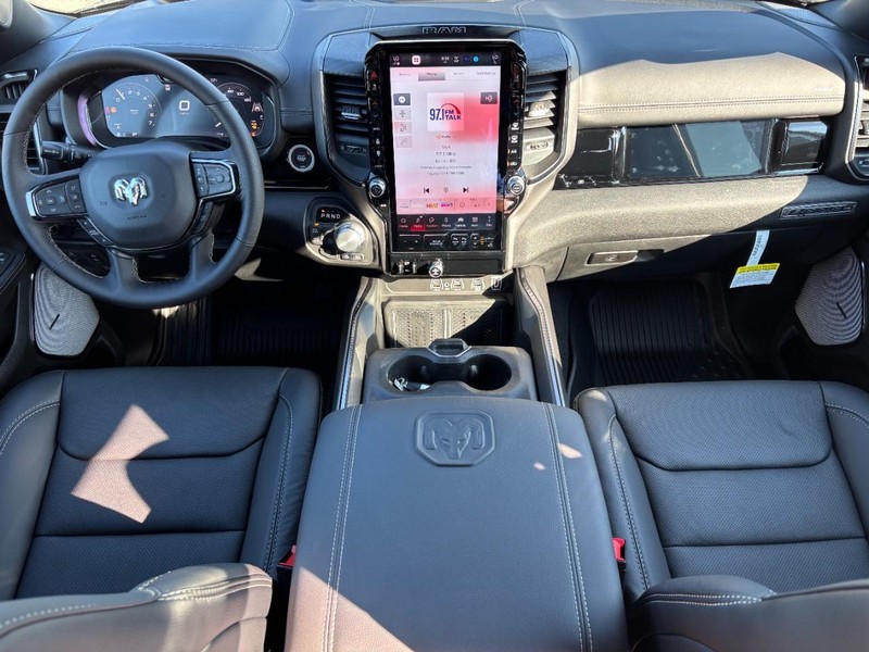 Ram 1500 Vehicle Full-screen Gallery Image 06