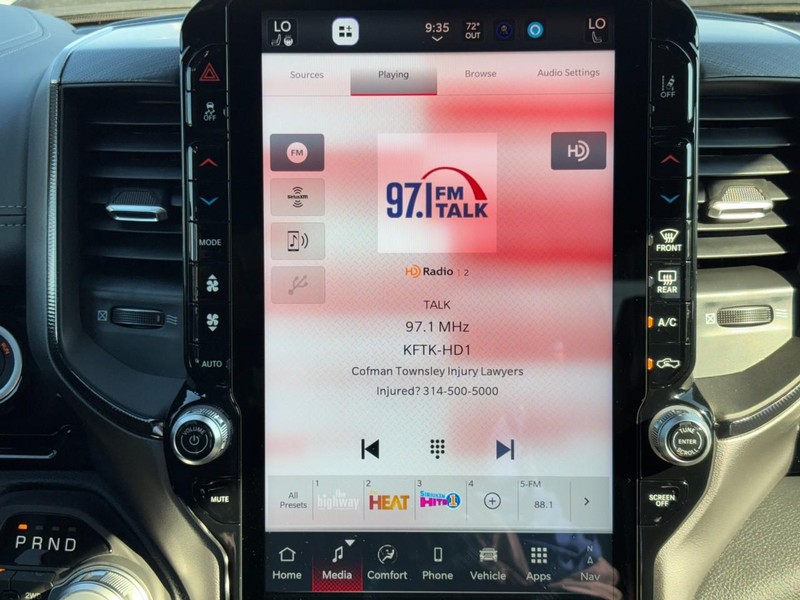 Ram 1500 Vehicle Full-screen Gallery Image 08