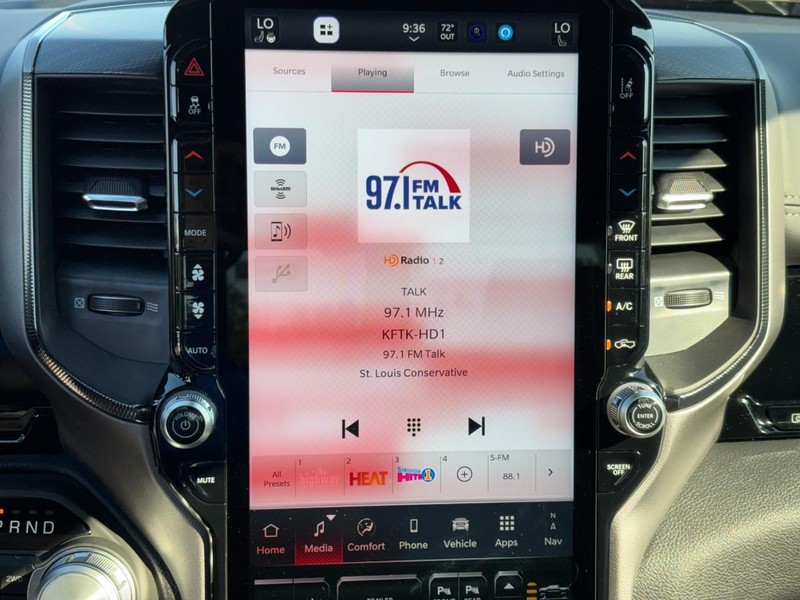 Ram 1500 Vehicle Full-screen Gallery Image 16