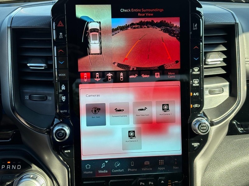 Ram 1500 Vehicle Full-screen Gallery Image 17