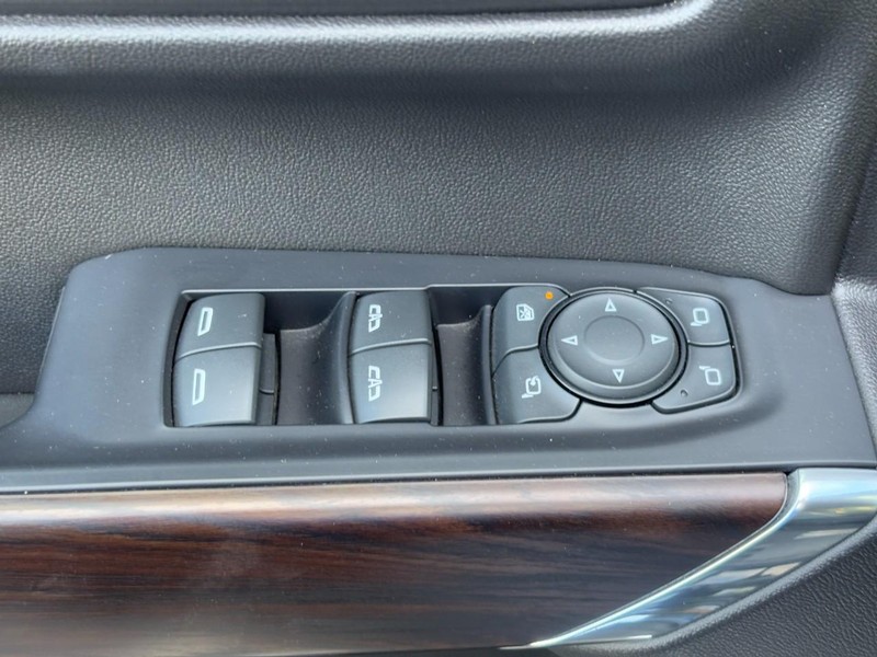 GMC Sierra 1500 Vehicle Full-screen Gallery Image 23