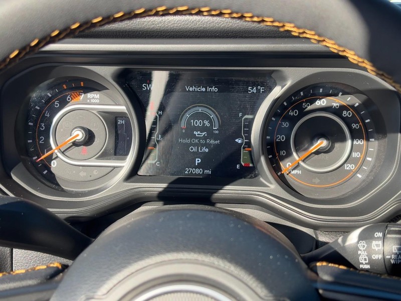 Jeep Wrangler Vehicle Full-screen Gallery Image 19