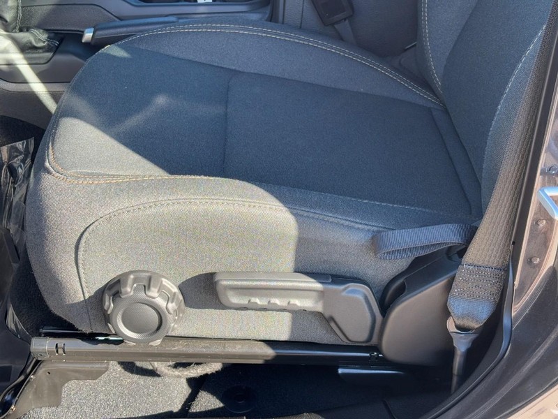 Jeep Wrangler Vehicle Full-screen Gallery Image 24