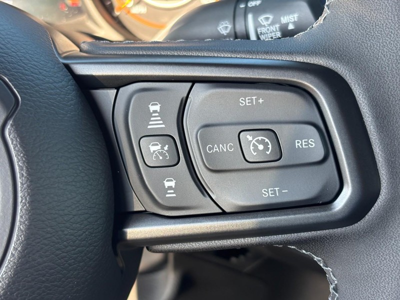 Jeep Gladiator Vehicle Full-screen Gallery Image 13