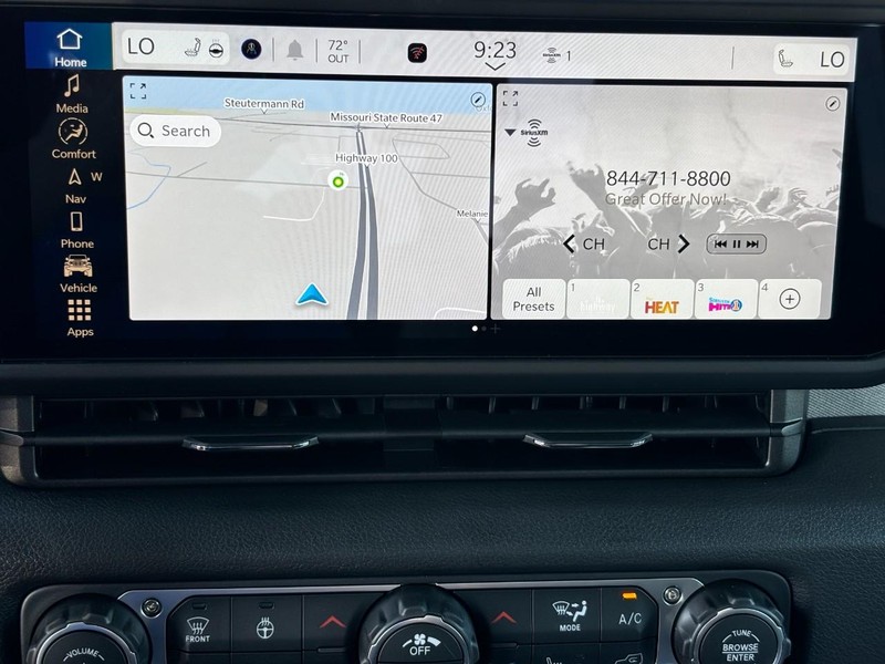 Jeep Gladiator Vehicle Full-screen Gallery Image 15