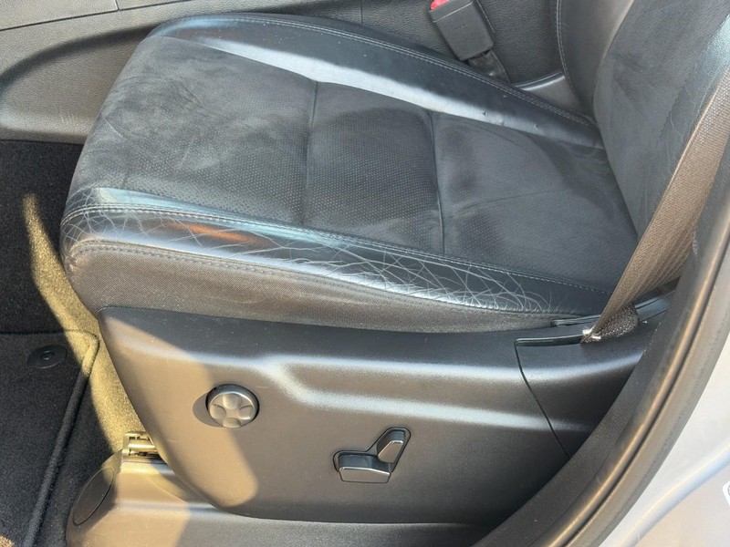 Jeep Grand Cherokee Vehicle Full-screen Gallery Image 25