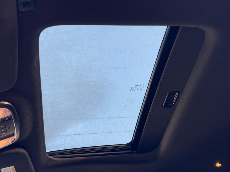 Jeep Grand Cherokee Vehicle Full-screen Gallery Image 26