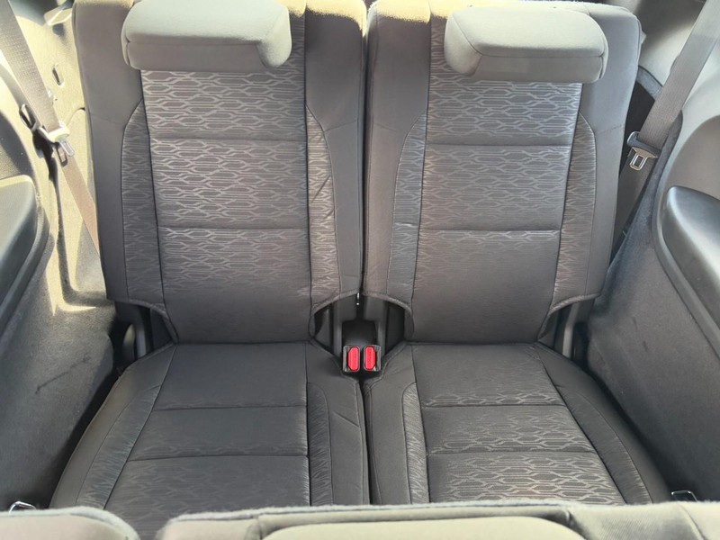 Dodge Durango Vehicle Full-screen Gallery Image 06