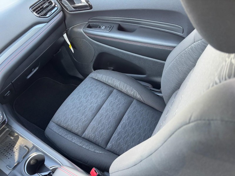 Dodge Durango Vehicle Full-screen Gallery Image 11