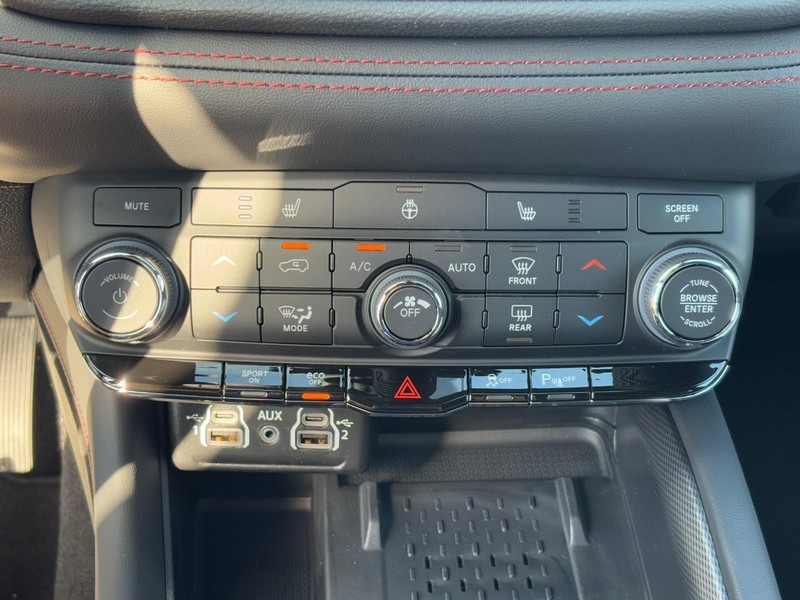 Dodge Durango Vehicle Full-screen Gallery Image 19