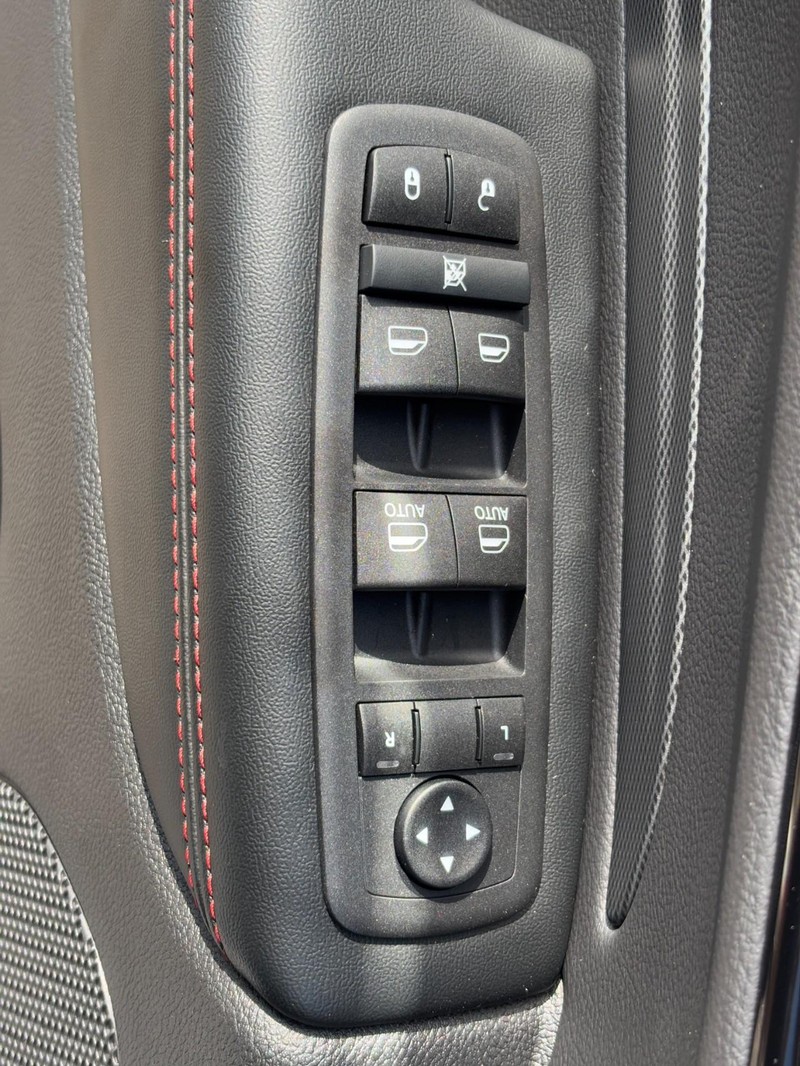 Dodge Durango Vehicle Full-screen Gallery Image 20