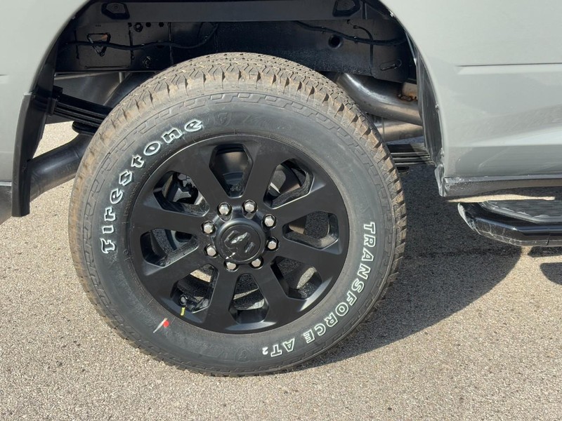 Ram 3500 Vehicle Full-screen Gallery Image 04