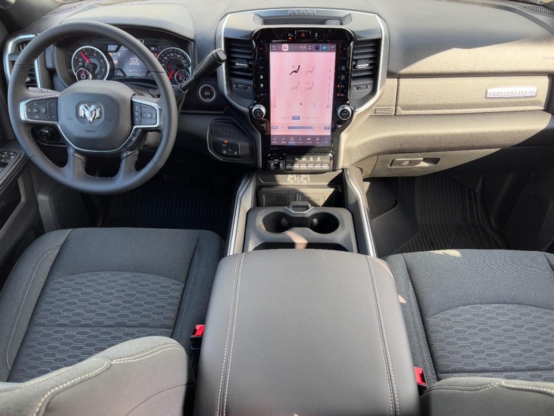 Ram 3500 Vehicle Full-screen Gallery Image 06