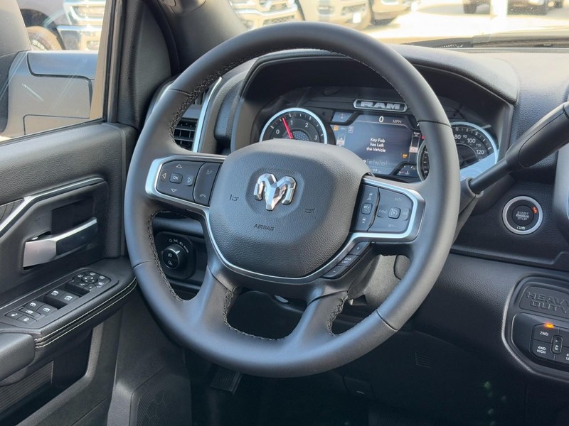 Ram 3500 Vehicle Full-screen Gallery Image 07