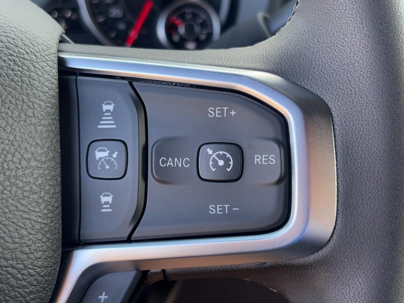 Ram 3500 Vehicle Full-screen Gallery Image 13