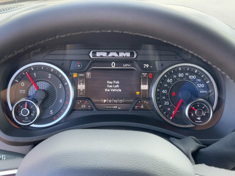 Ram 3500 Vehicle Full-screen Gallery Image 15