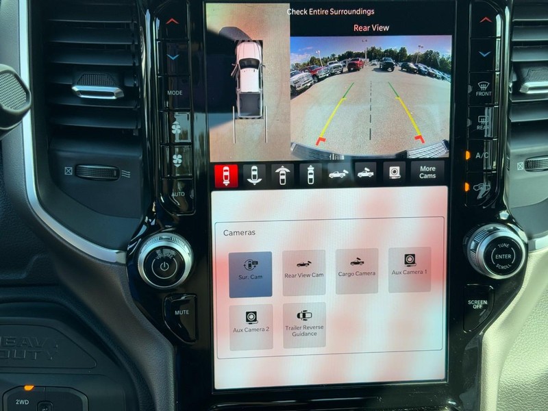 Ram 3500 Vehicle Full-screen Gallery Image 17