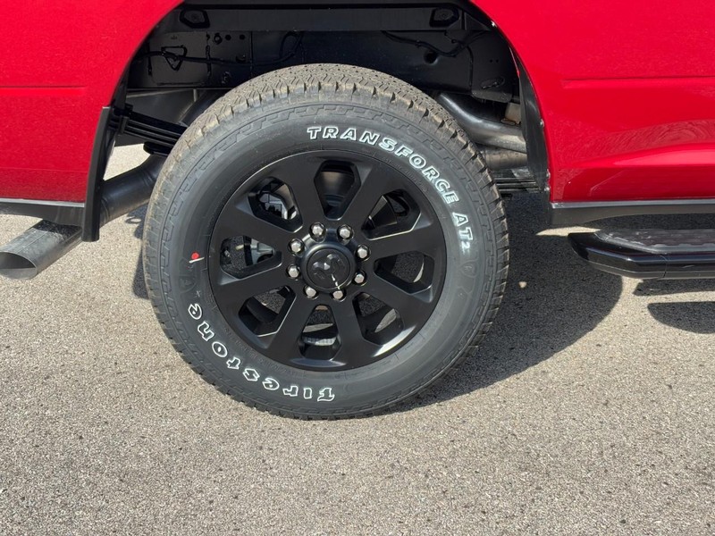 Ram 3500 Vehicle Full-screen Gallery Image 04